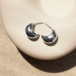 Sterling Silver Droplet Curve Stud Earrings (ST-1660)