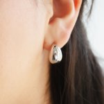 Sterling Silver Droplet Curve Stud Earrings (ST-1660)