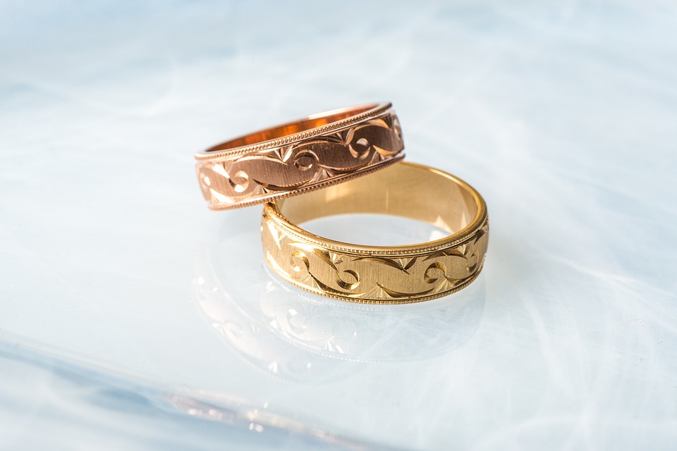 rose gold and yellow gold rings