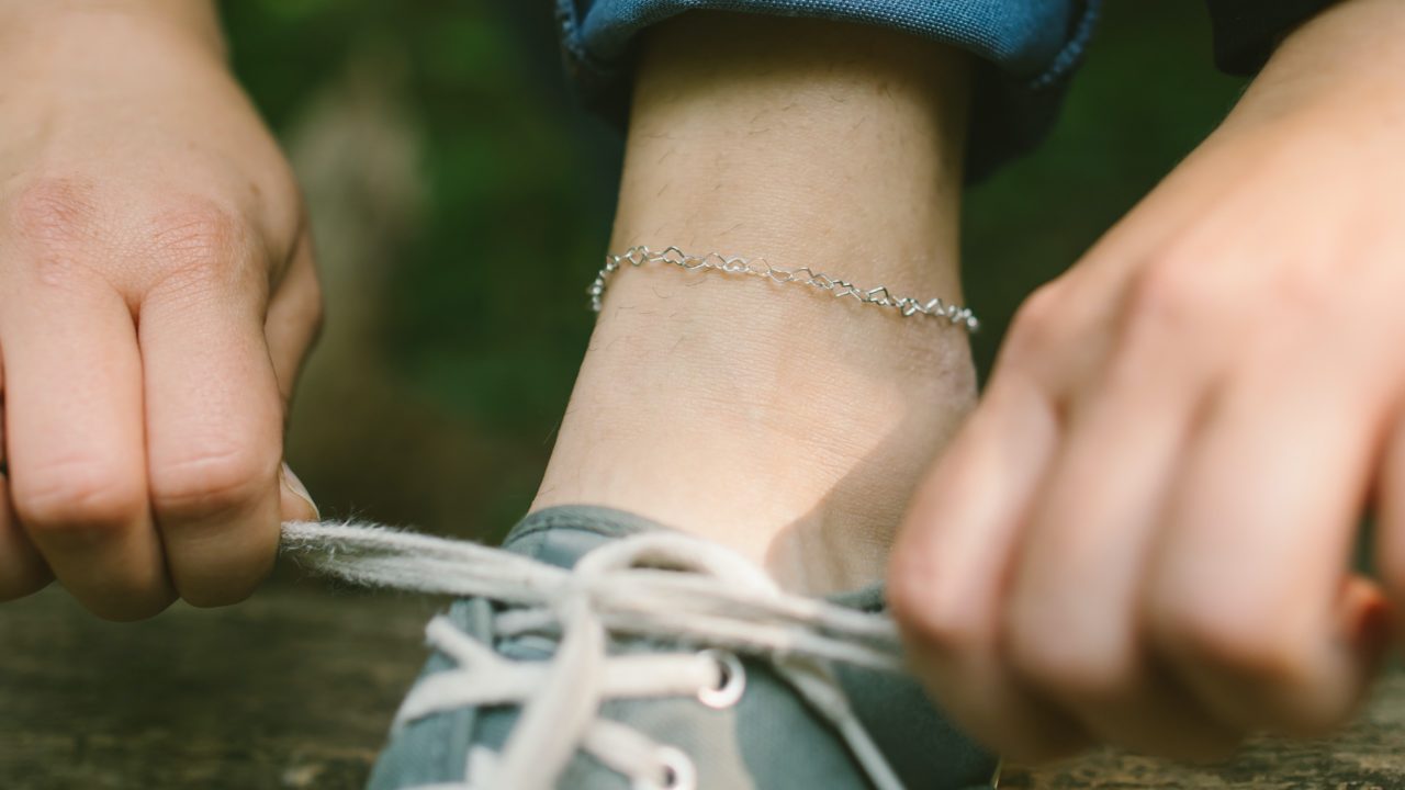 how to style anklets