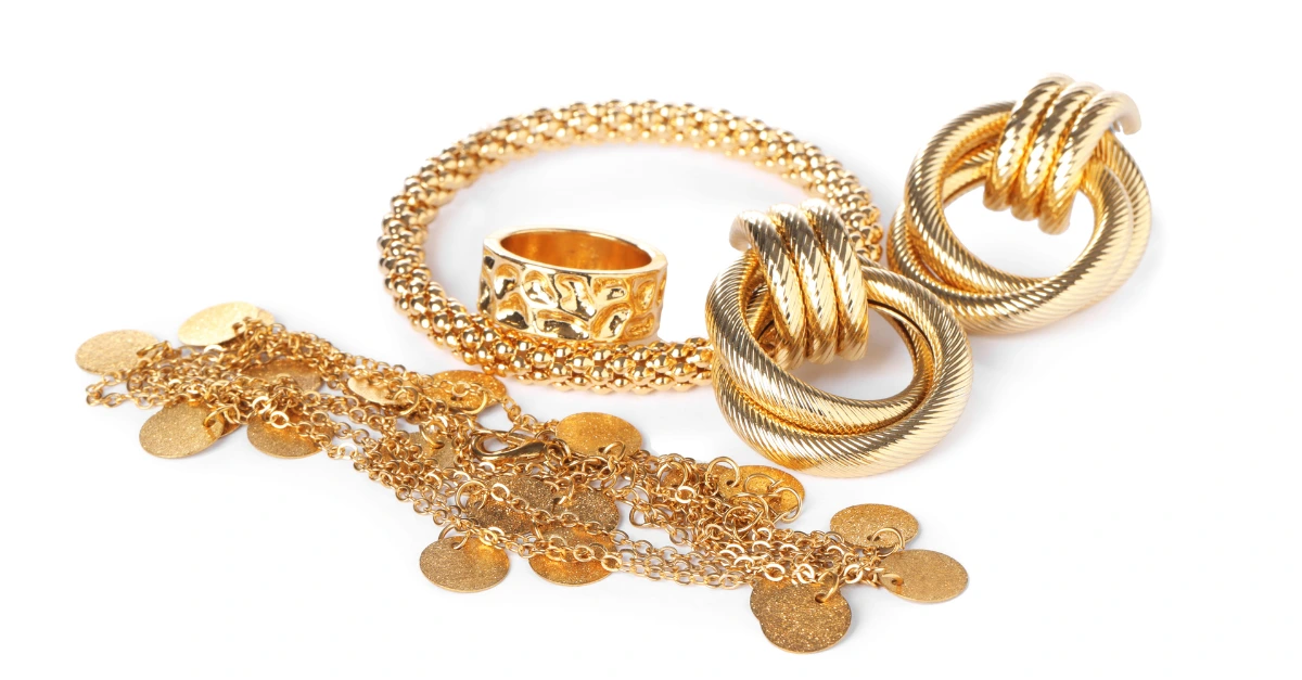 Stylish brass jewelry for sensitive skin